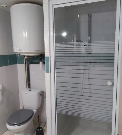 45 M² Proche Du Centre * Люнель